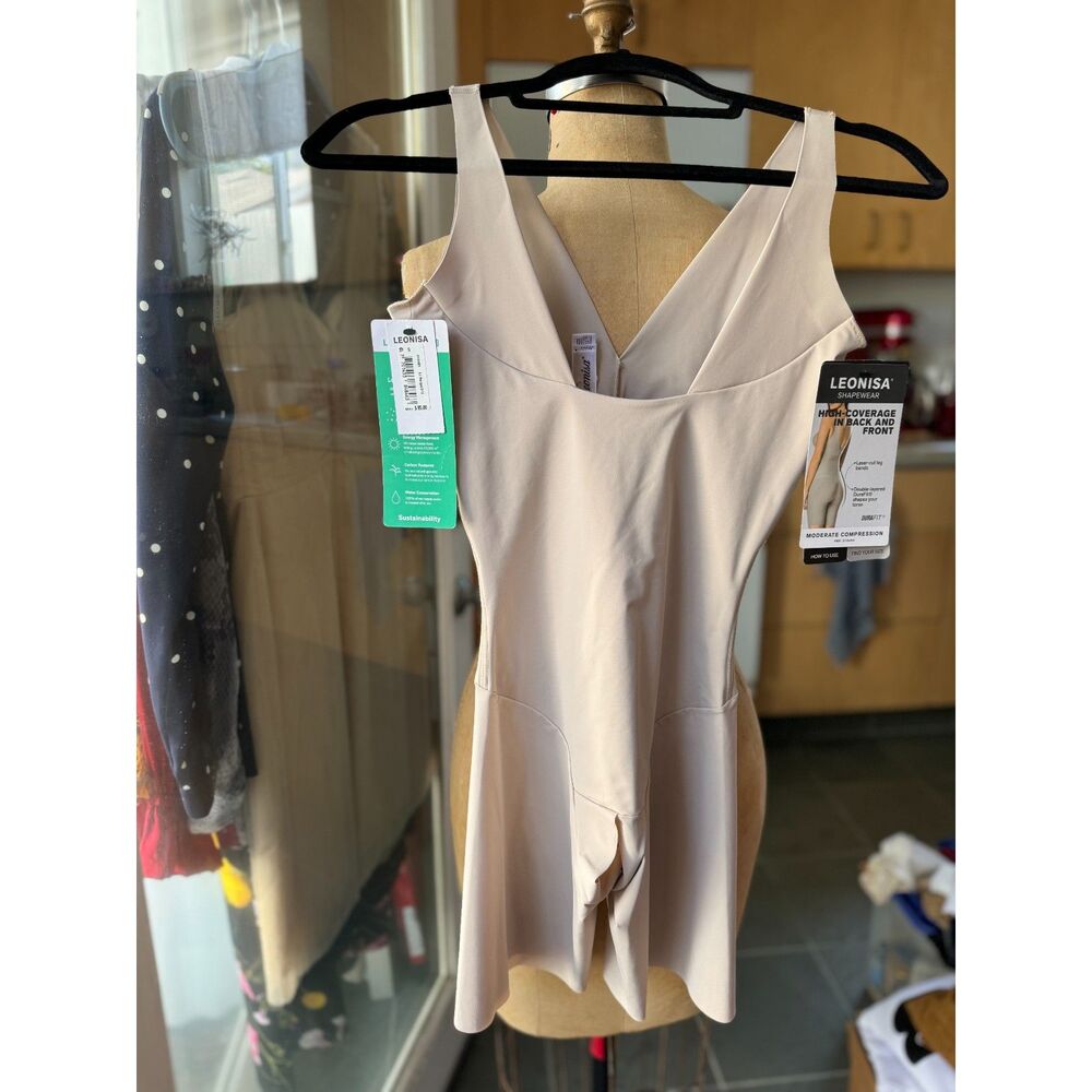 NWT Leonisa Nude Beige Undetectable Step-in Mid-Thigh Shorts Body Shaper Size S